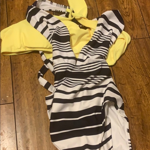 American eagle one piece cut out medium long swim - Picture 2 of 4